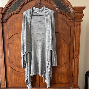 Jennifer Lopez Open-Knit Gray Cardigan